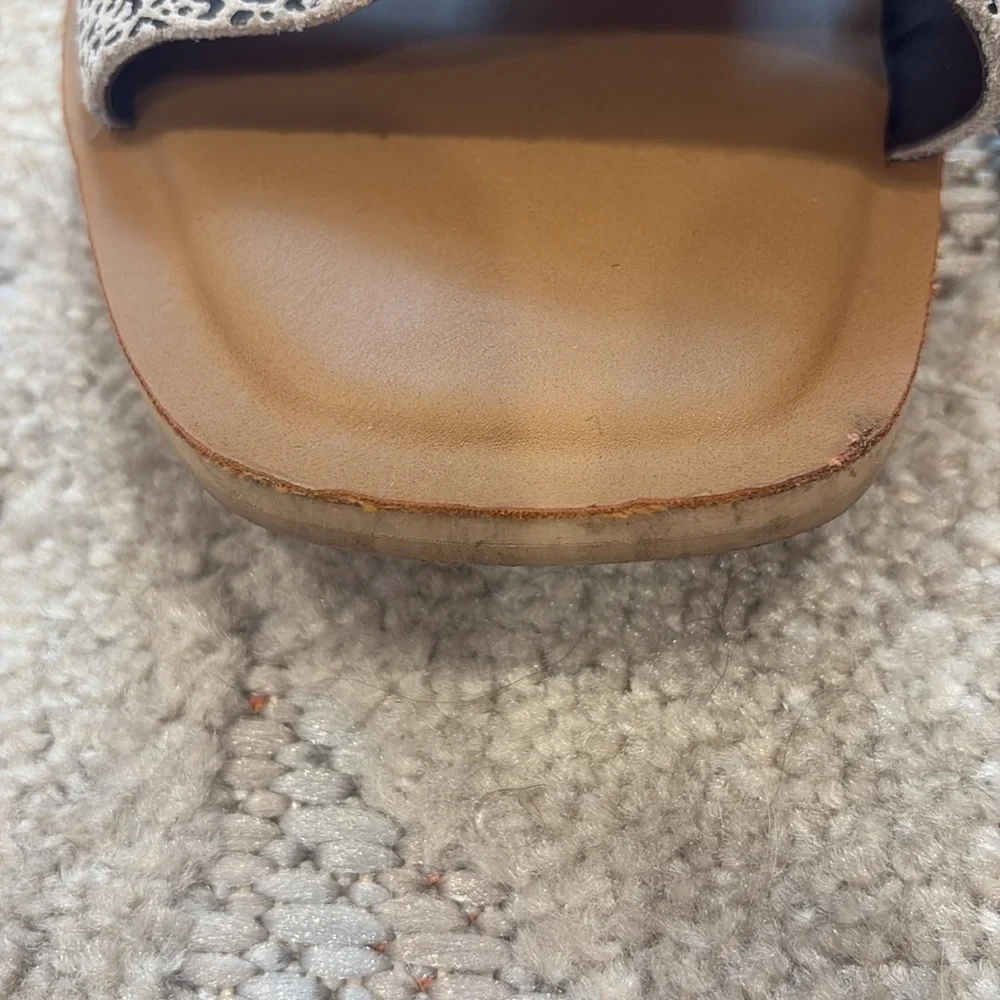 Toms Black and White Seacliff Open Toe Slide - Size 9.5 Women’s